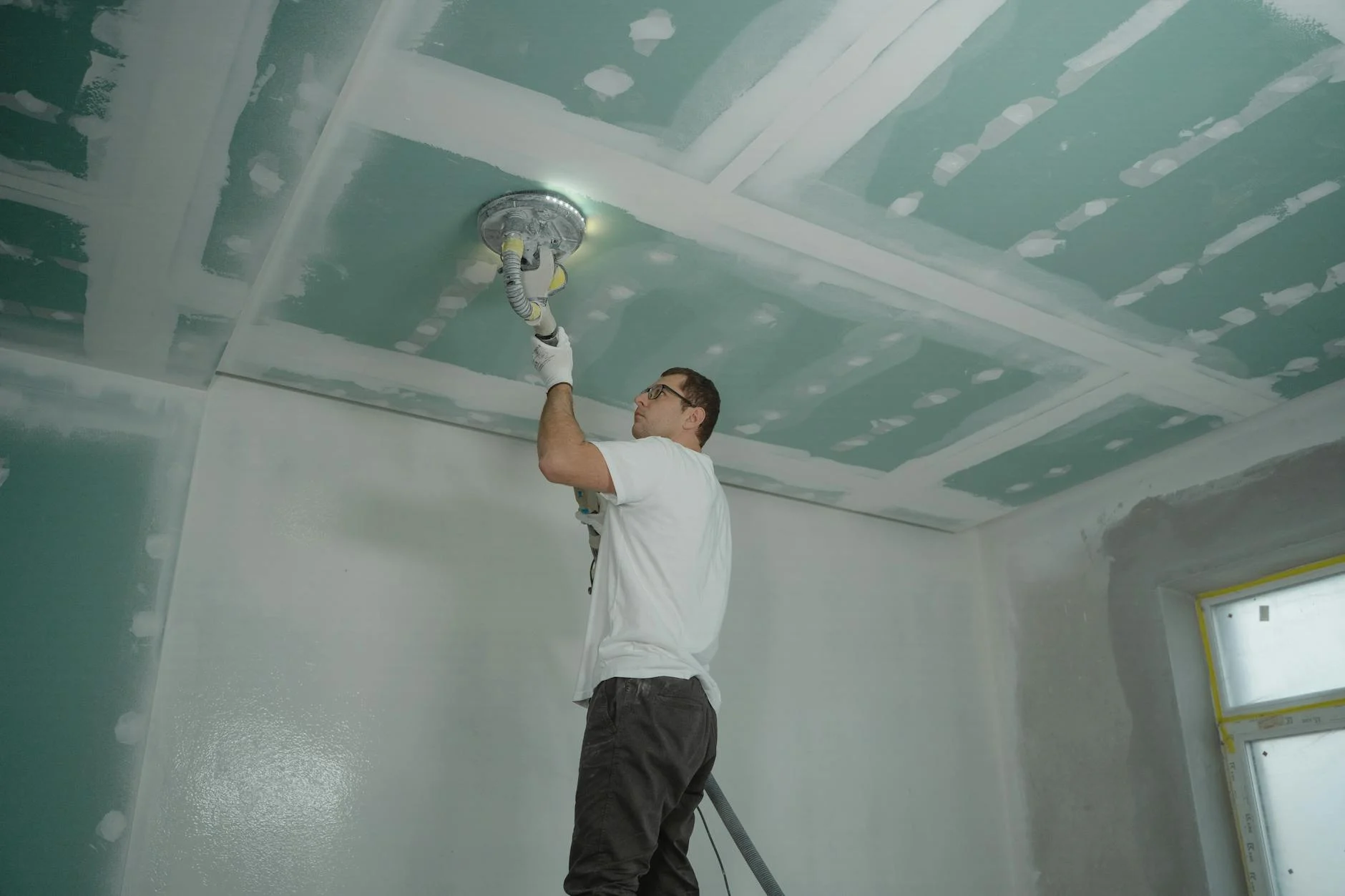 Apa Bedanya Gypsum Board Standar Dengan Gypsum Board Fire Resistant?