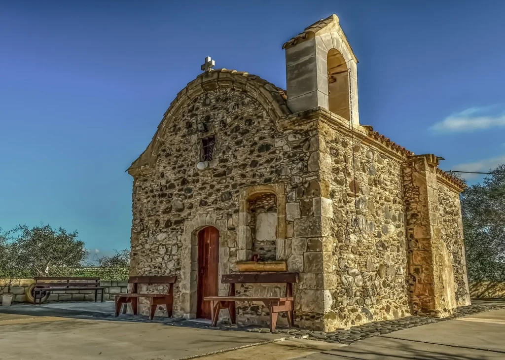 Mana Yang Lebih Baik, Plafon PVC Atau GRC?