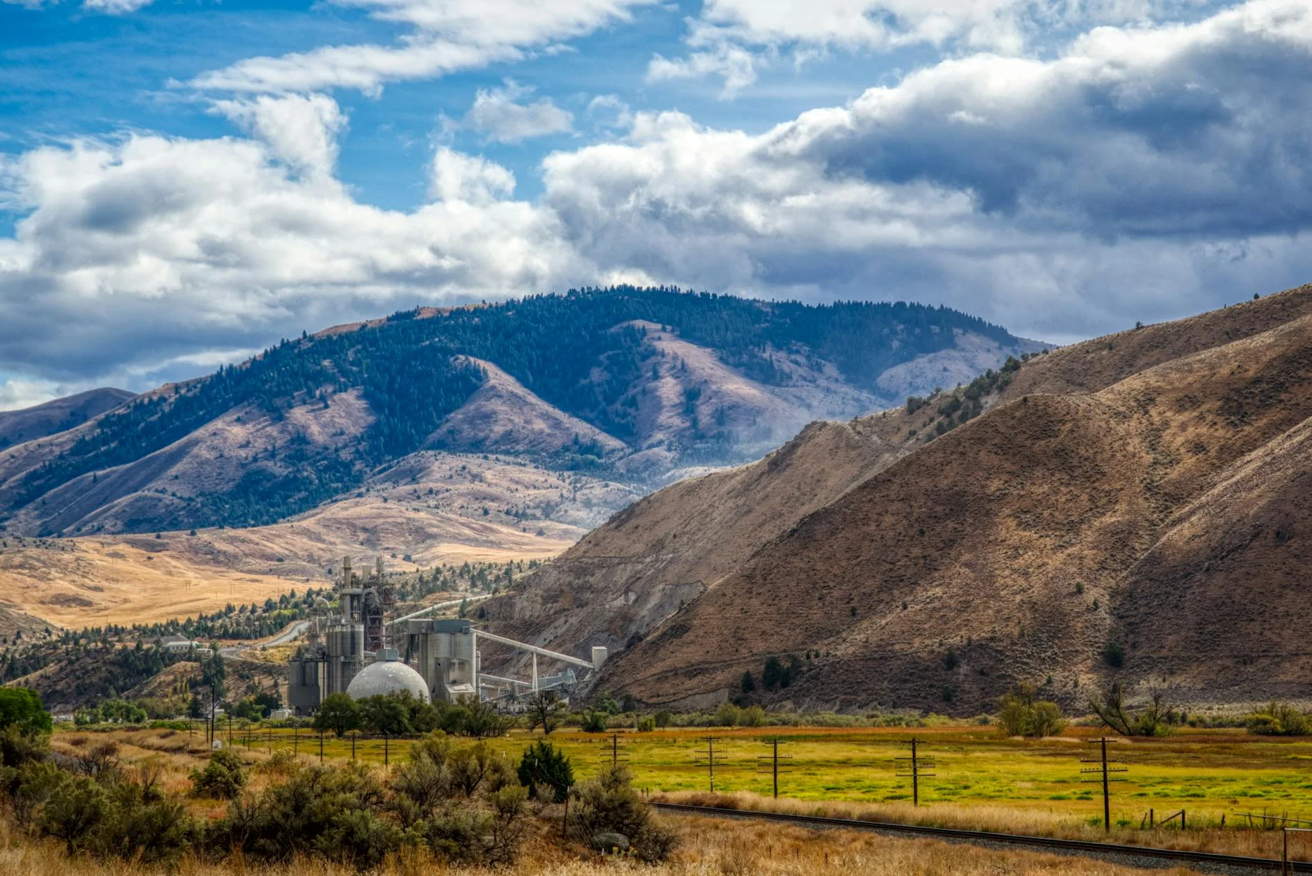 Plafon Pvc Versus Kalsiboard