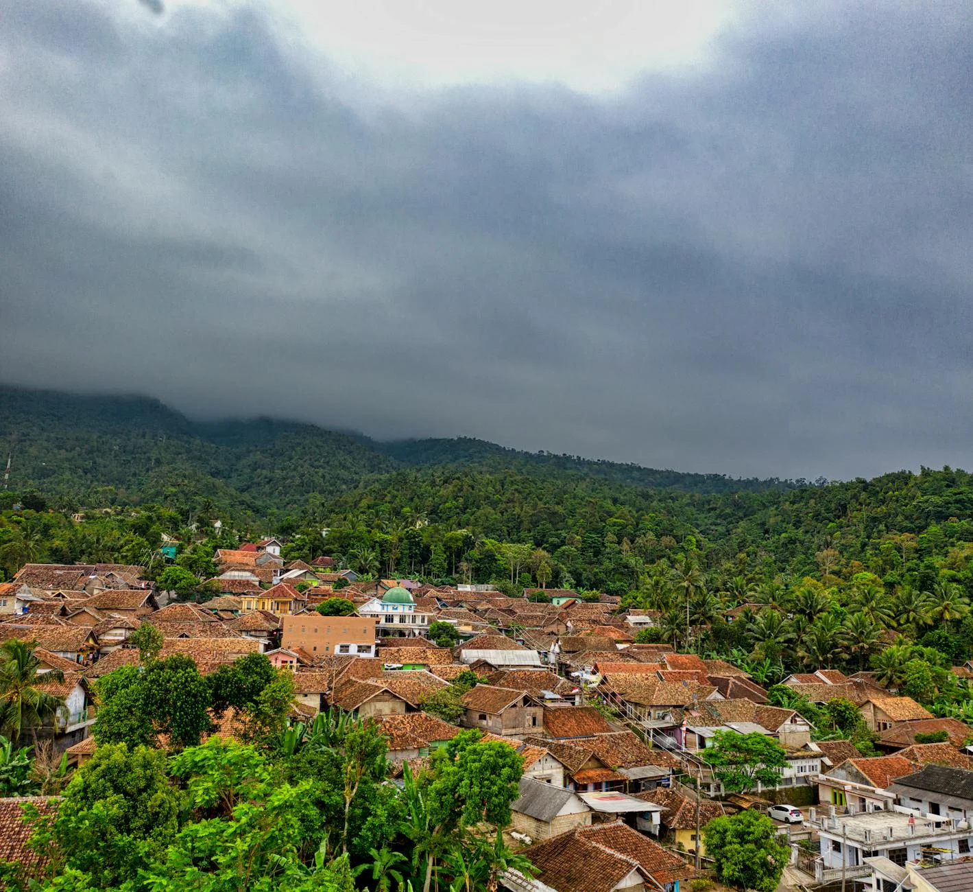Solusi Plafon & Atap Rumah Di Banyumas: Awet Hadapi Cuaca Lereng Slamet 2026