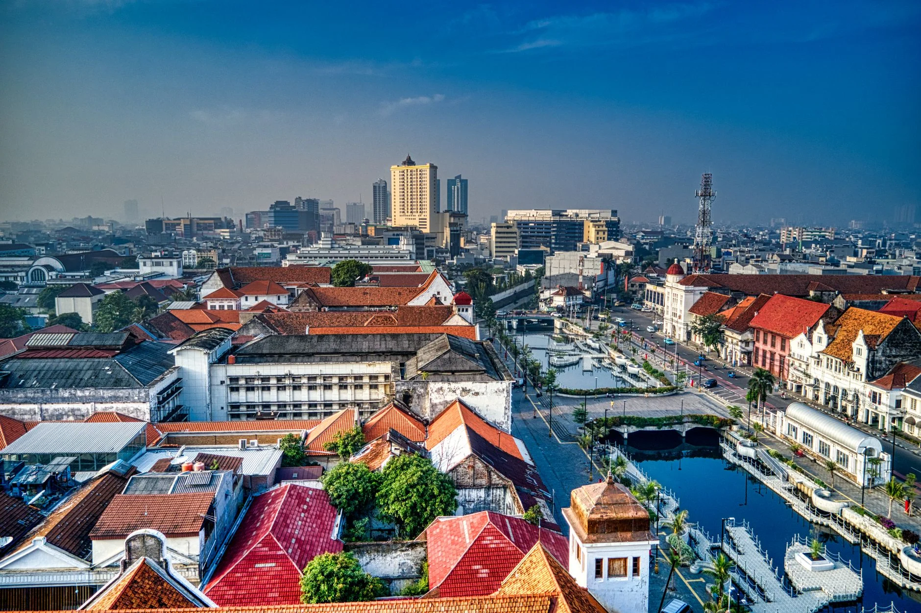 Tantangan Nyata Bangun Rumah Di Kota Surabaya